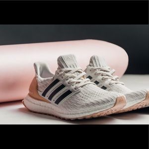 ULTRABOOST 4.0 "SHOW YOUR STRIPES" WOMEN'S RUNNING